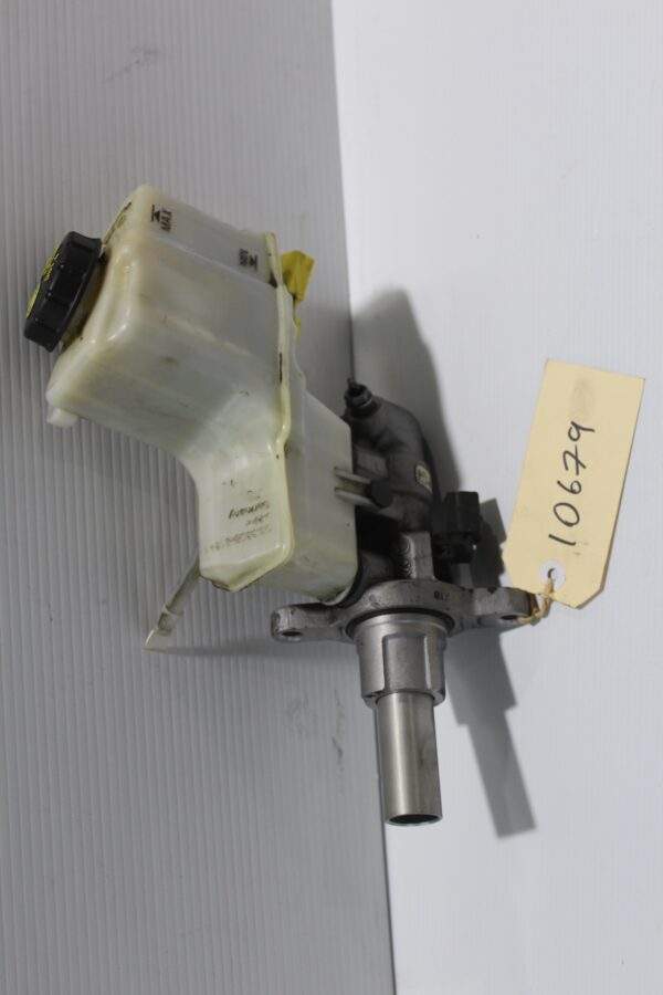 Audi 8 A3 S3 RS3 / Volkswagen Mk7 Golf Brake Master Cylinder 5Q2 611 301 B