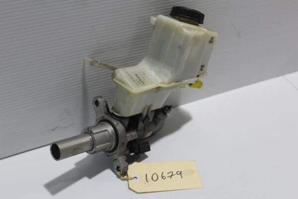 Audi 8 A3 S3 RS3 / Volkswagen Mk7 Golf Brake Master Cylinder 5Q2 611 301 B