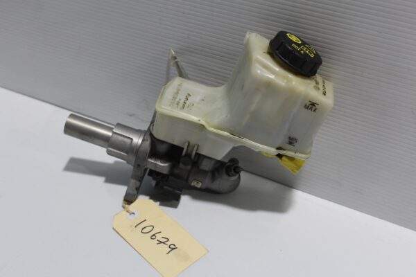Audi 8 A3 S3 RS3 / Volkswagen Mk7 Golf Brake Master Cylinder 5Q2 611 301 B