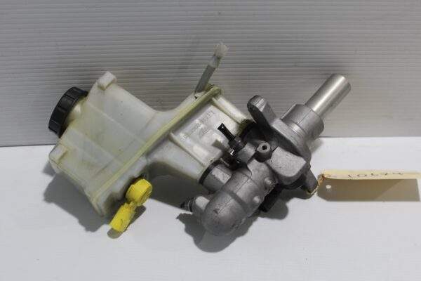 Audi 8 A3 S3 RS3 / Volkswagen Mk7 Golf Brake Master Cylinder 5Q2 611 301 B