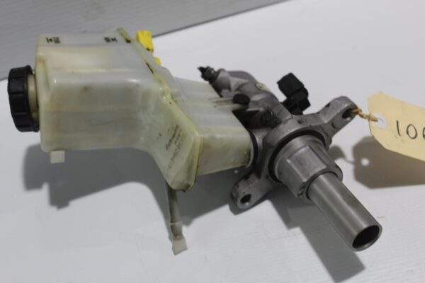 Audi 8 A3 S3 RS3 / Volkswagen Mk7 Golf Brake Master Cylinder 5Q2 611 301 B