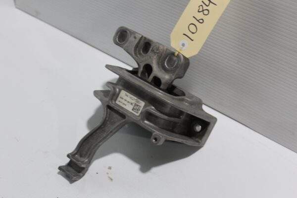 Audi 8V S3 / Volkswagen Golf Mk7 R Engine Motor Mount 5Q0 199 262 BE