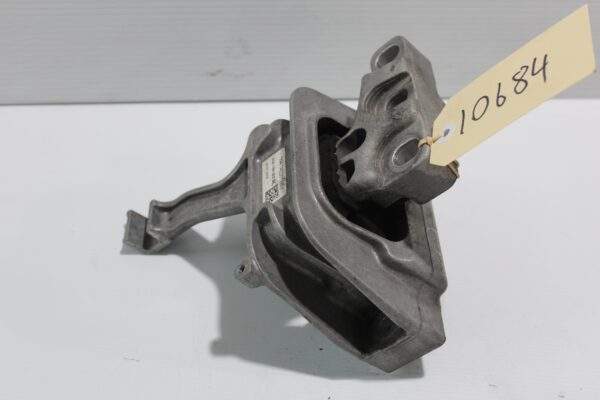 Audi 8V S3 / Volkswagen Golf Mk7 R Engine Motor Mount 5Q0 199 262 BE