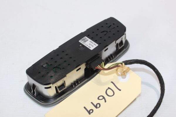 Audi A3 Q2 Q3 Interior Reading Map Light 8V0 947 111 B