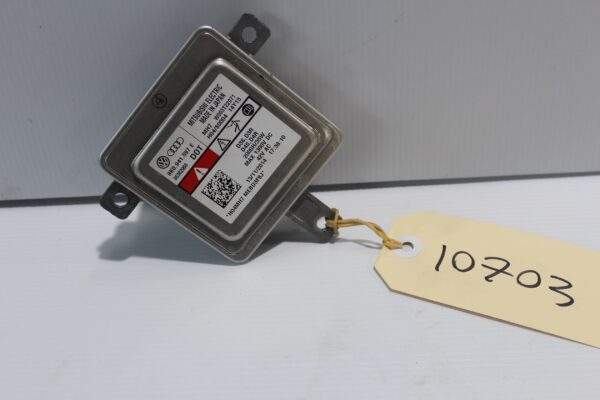 Volkswagen Audi Porsche Xenon HID Headlight Ballast Module 8K0 941 597 E