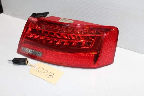 Audi 8T 8F A5 S5 Rear Right Tail Light LED 8T0 945 096 H