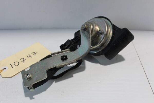 Audi 8V A3 S3 Horn with Bracket 8V0 951 230 B, 5Q0 951 223 B