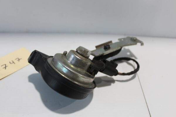 Audi 8V A3 S3 Horn with Bracket 8V0 951 230 B, 5Q0 951 223 B