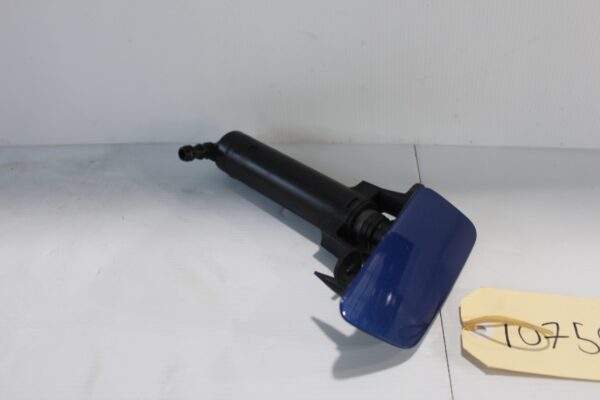 Audi 8V A3 S3 Right RH Washer Jet with Cap 8V0955102, 8V5955276A