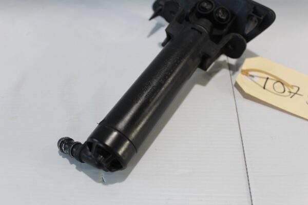 Audi 8V A3 S3 Right RH Washer Jet with Cap 8V0955102, 8V5955276A