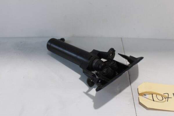 Audi 8V A3 S3 Right RH Washer Jet with Cap 8V0955102, 8V5955276A