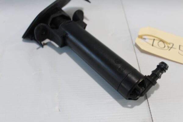 Audi 8V A3 S3 Right RH Washer Jet with Cap 8V0955102, 8V5955276A