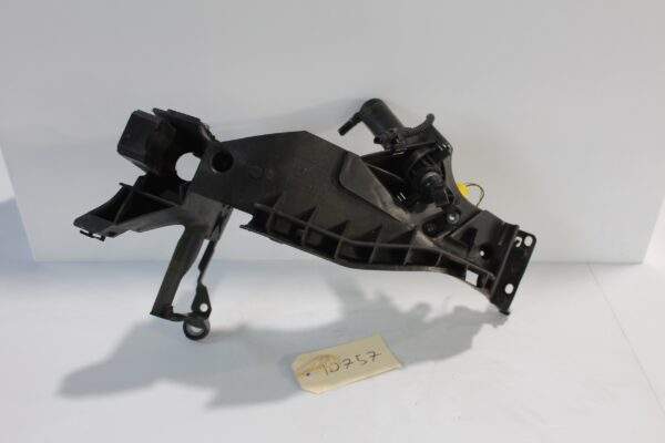 Audi 8T 8F Right Headlight Support Bracket Complete 8T0805608R, 8T0955102D