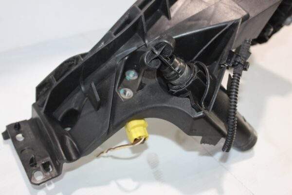 Audi 8T 8F Right Headlight Support Bracket Complete 8T0805608R, 8T0955102D