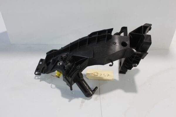 Audi 8T 8F Right Headlight Support Bracket Complete 8T0805608R, 8T0955102D