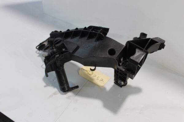 Audi 8T 8F Right Headlight Support Bracket Complete 8T0805608R, 8T0955102D