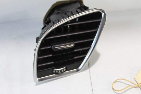 Audi A4 A5 Left Passenger Dash Air Vent 8T2 820 901 G