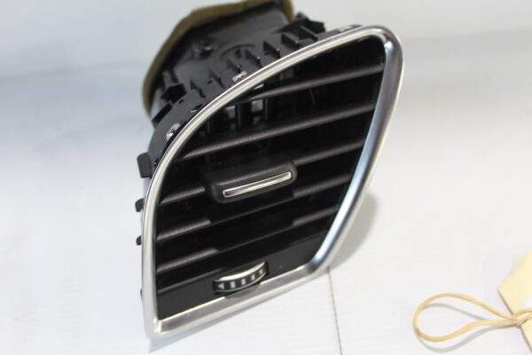Audi A4 A5 Left Passenger Dash Air Vent 8T2 820 901 G