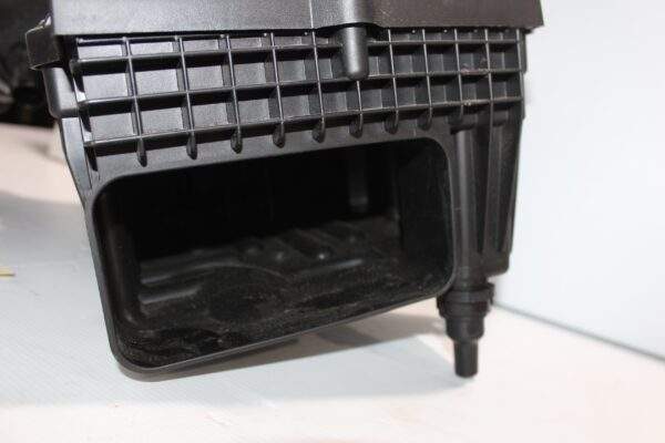 Audi RSQ3 Air box Intake Assembly 83A 129 601, 83A 129 624