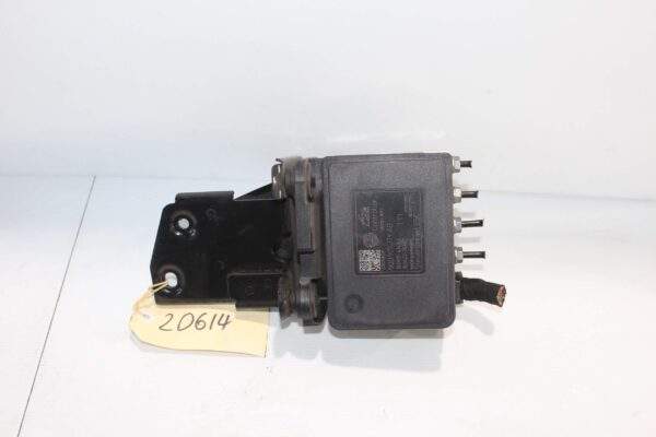 Volkswagen Golf Mk7 R ABS Pump 5Q0 907 379 AB