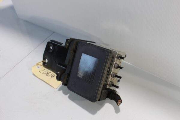 Volkswagen Golf Mk7 R ABS Pump 5Q0 907 379 AB