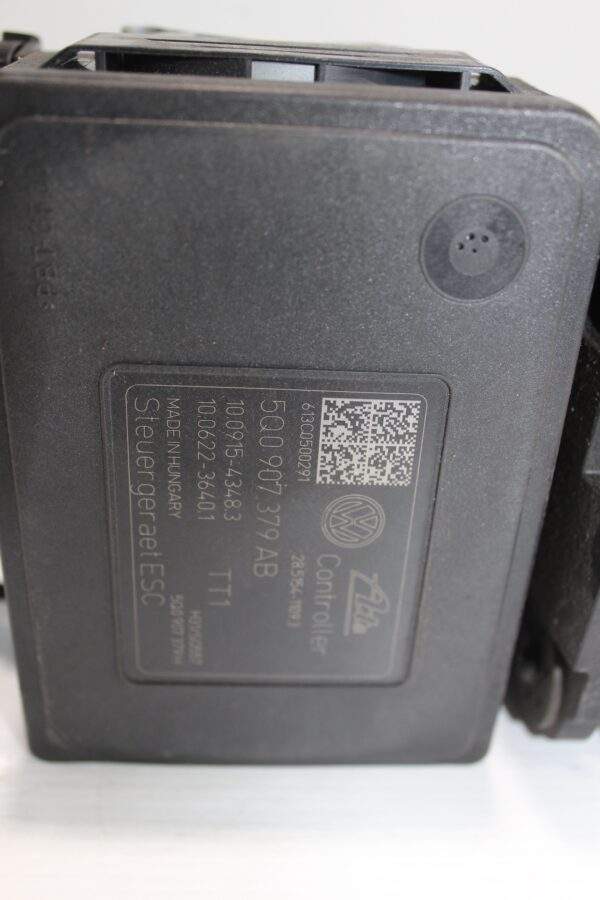 Volkswagen Golf Mk7 R ABS Pump 5Q0 907 379 AB