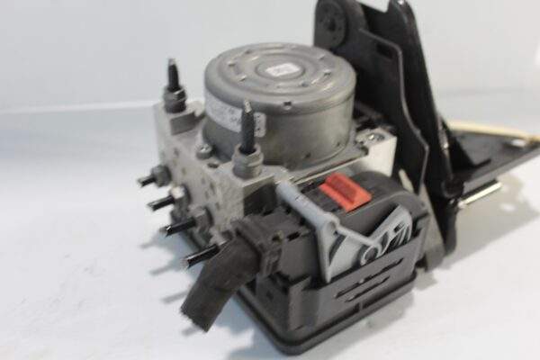 Volkswagen Golf Mk7 R ABS Pump 5Q0 907 379 AB