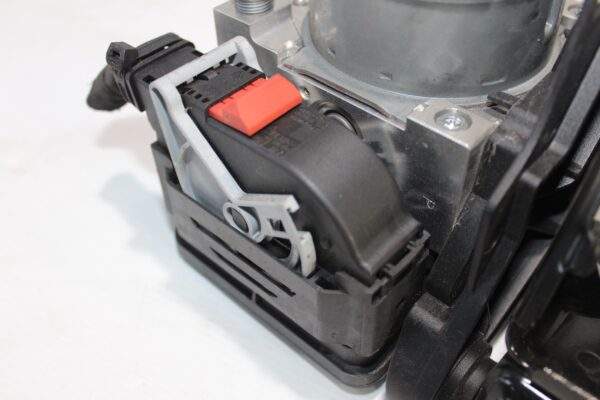 Volkswagen Golf Mk7 R ABS Pump 5Q0 907 379 AB