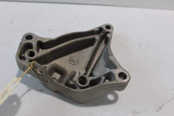 Volkswagen Golf Gearbox Tranmission Mount 5Q0 199 117 C