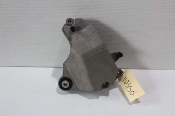Mercedes Benz W176 W117 A45 CLA45 M133 Engine Mount Bracket A2702230002