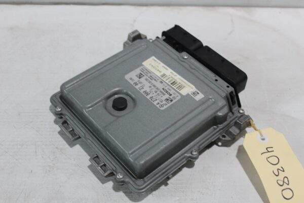 Mercedes Benz W176 A250 M270 Engine Control Unit Module ECU ECM A2709002100