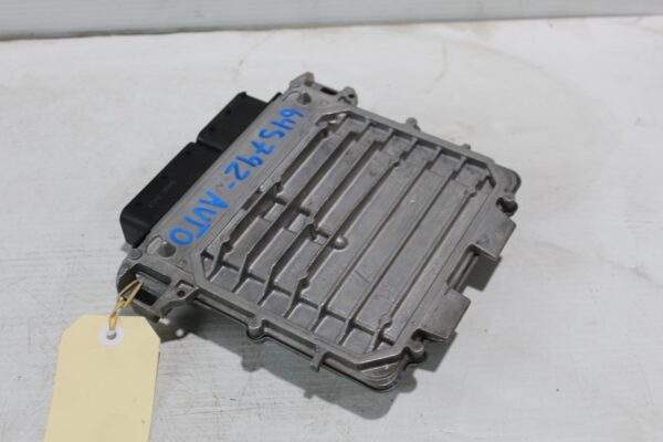 Mercedes Benz W176 A250 M270 Engine Control Unit Module ECU ECM A2709002100