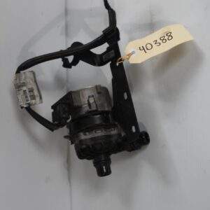 Mercedes Benz W176 W117 A45 CLA45 AMG Auxiliary Coolant Water Pump A0005001986 - Image 2
