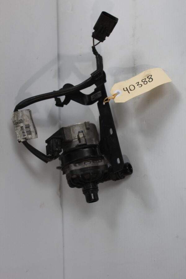 Mercedes Benz W176 W117 A45 CLA45 AMG Auxiliary Coolant Water Pump A0005001986