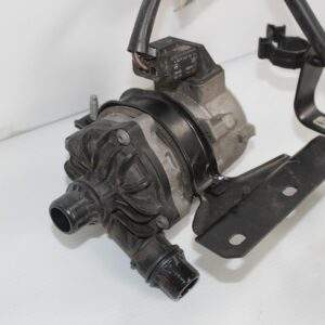 Mercedes Benz W176 W117 A45 CLA45 AMG Auxiliary Coolant Water Pump A0005001986