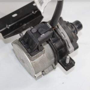 Mercedes Benz W176 W117 A45 CLA45 AMG Auxiliary Coolant Water Pump A0005001986 - Image 8