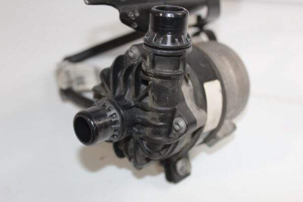 Mercedes Benz W176 W117 A45 CLA45 AMG Auxiliary Coolant Water Pump A0005001986