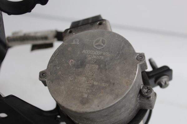 Mercedes Benz W176 W117 A45 CLA45 AMG Auxiliary Coolant Water Pump A0005001986