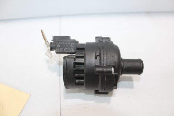 Mercedes Benz W117 W176 A CLA Class Water Circulation Pump A2118350364