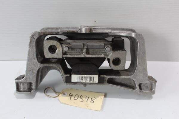 Mercedes Benz W176 W117 A45 CLA45 RHS Engine Mount Support A2462402417