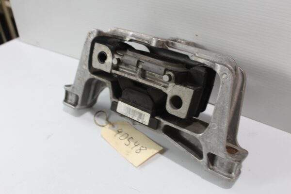 Mercedes Benz W176 W117 A45 CLA45 RHS Engine Mount Support A2462402417