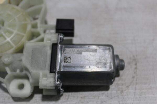 Mercedes Benz W177 W205 A C Class Front Window Regulator Motor A0009065706
