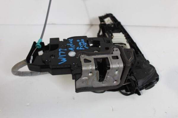 Mercedes Benz W177 A Class Front Right Door Lock Actuator Handle Assembly