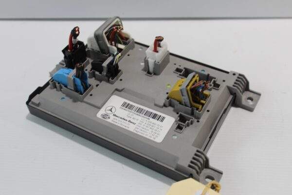 Mercedes Benz W205 C Class Rear SAM Body Control Module A2059007037, A2059009745