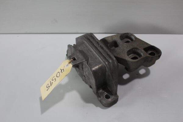 Mercedes Benz W176 W117 A45 CLA45 Transmission Gearbox Mount A2462402317