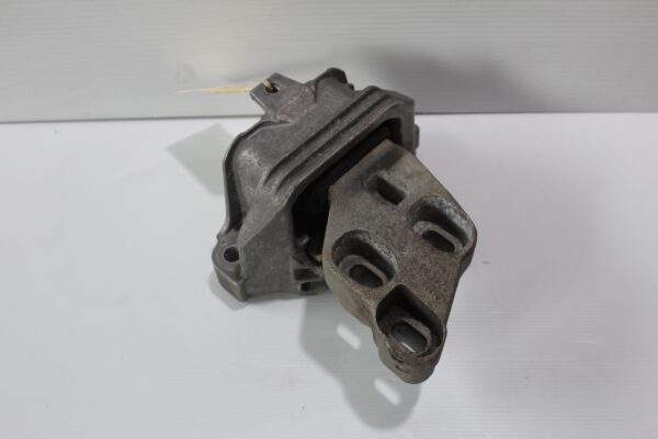 Mercedes Benz W176 W117 A45 CLA45 Transmission Gearbox Mount A2462402317