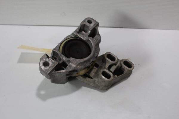 Mercedes Benz W176 W117 A45 CLA45 Transmission Gearbox Mount A2462402317