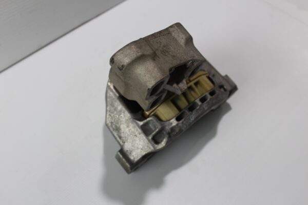 Mercedes Benz W176 W117 A45 CLA45 Transmission Gearbox Mount A2462402317