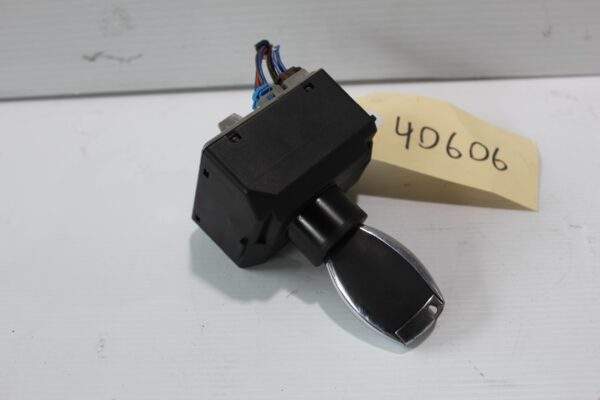 Mercedes Benz W176 W117 A CLA Class Ignition Barrel Switch w Key A2469054702