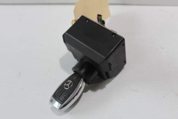 Mercedes Benz W176 W117 A CLA Class Ignition Barrel Switch w Key A2469054702